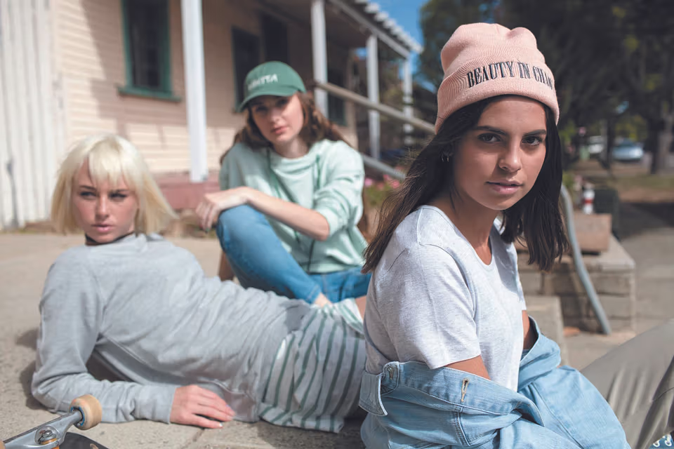 Women's Apparel Sunny Smith LLC