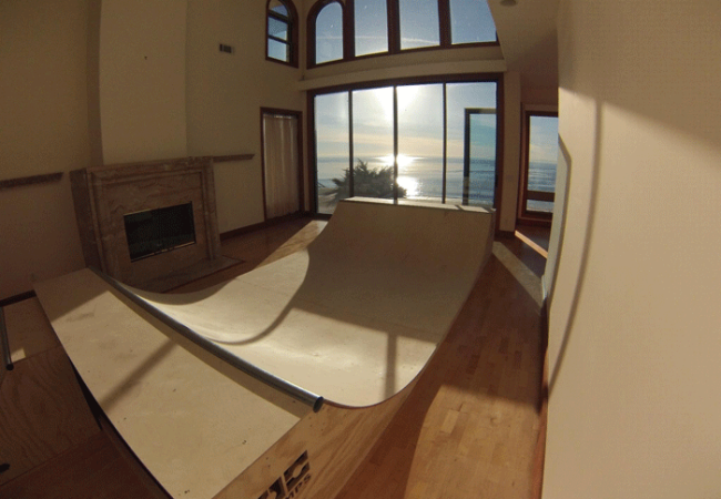 OC Ramps Garage Mini Ramp 2&#39; Tall - Halfpipe